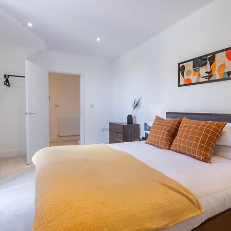 Modern Apartments With Balcony In Merton Near Wimbledon By Sojo Stay Mitcham Buitenkant foto