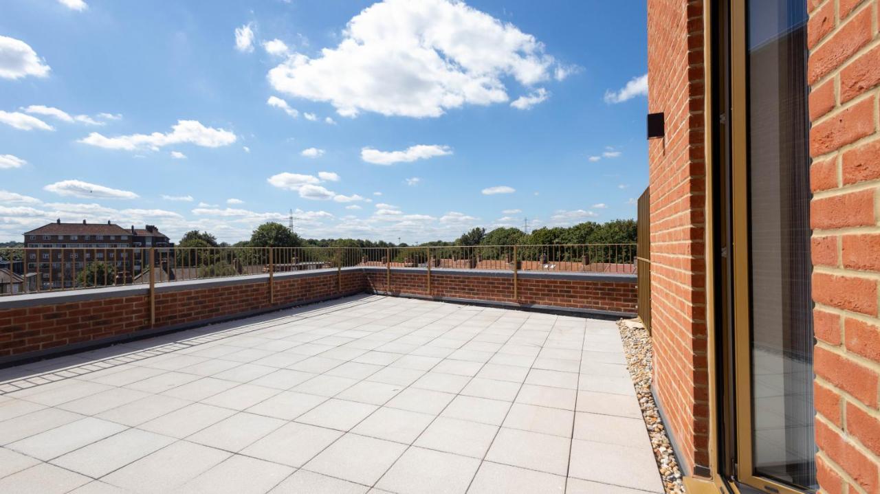 Modern Apartments With Balcony In Merton Near Wimbledon By Sojo Stay Mitcham Buitenkant foto