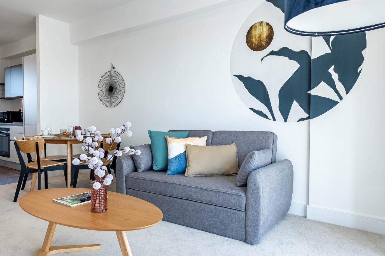 Modern Apartments With Balcony In Merton Near Wimbledon By Sojo Stay Mitcham Buitenkant foto