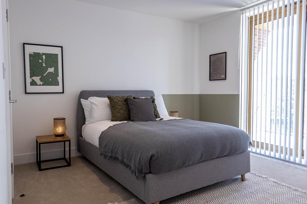 Modern Apartments With Balcony In Merton Near Wimbledon By Sojo Stay Mitcham Buitenkant foto