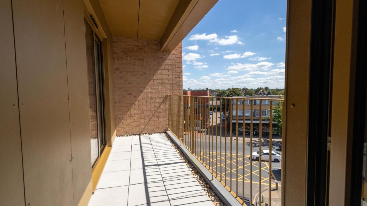 Modern Apartments With Balcony In Merton Near Wimbledon By Sojo Stay Mitcham Buitenkant foto