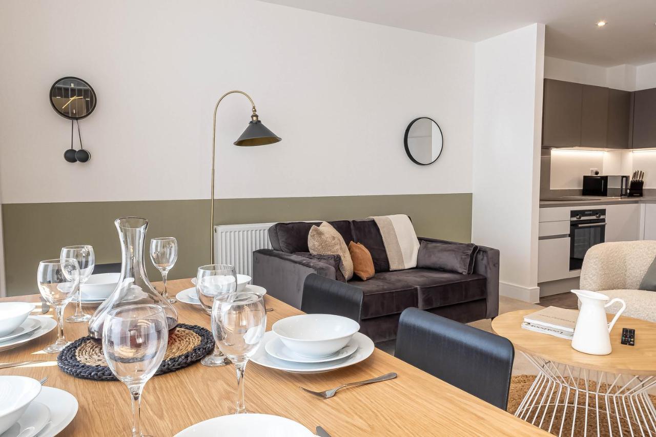 Modern Apartments With Balcony In Merton Near Wimbledon By Sojo Stay Mitcham Buitenkant foto