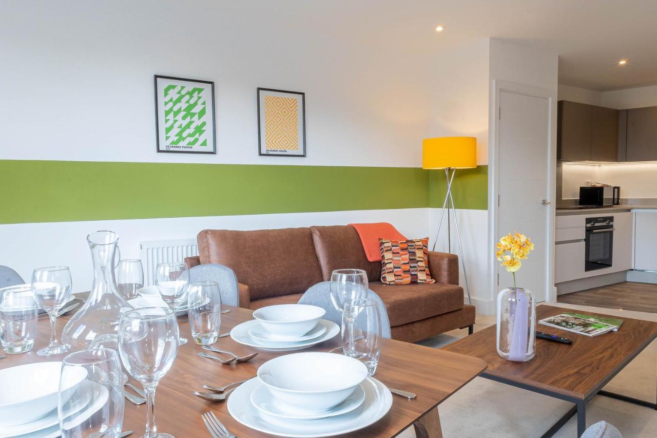 Modern Apartments With Balcony In Merton Near Wimbledon By Sojo Stay Mitcham Buitenkant foto