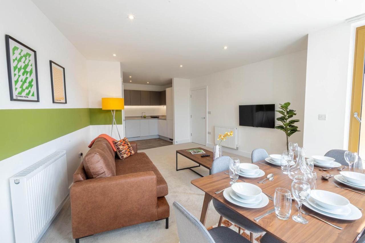 Modern Apartments With Balcony In Merton Near Wimbledon By Sojo Stay Mitcham Buitenkant foto