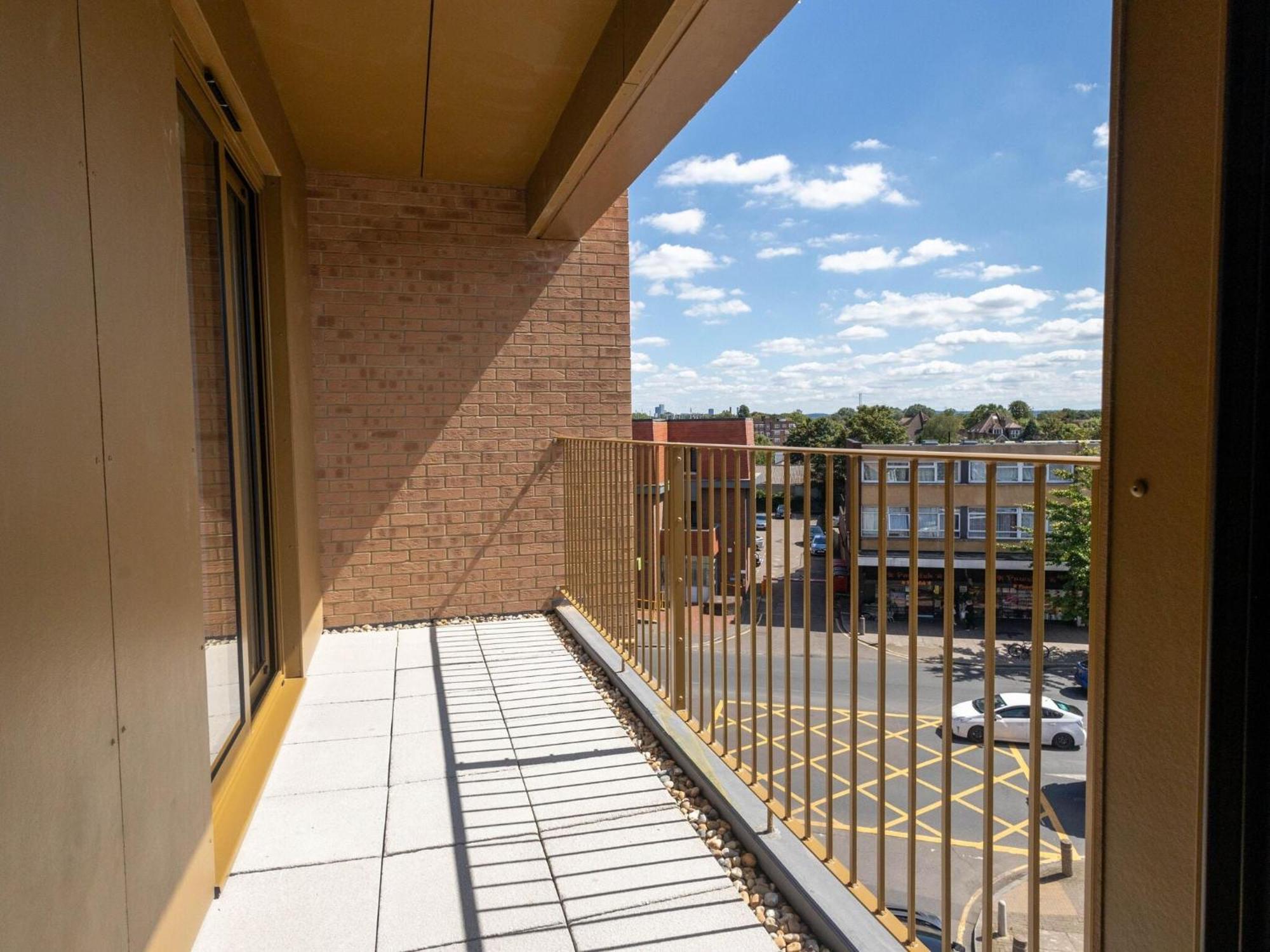 Modern Apartments With Balcony In Merton Near Wimbledon By Sojo Stay Mitcham Buitenkant foto